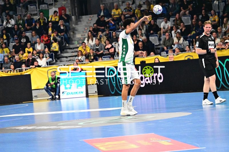 Spieler wirft den Ball