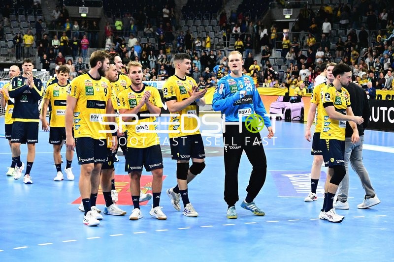 Rhein Neckar Löwen applaudieren