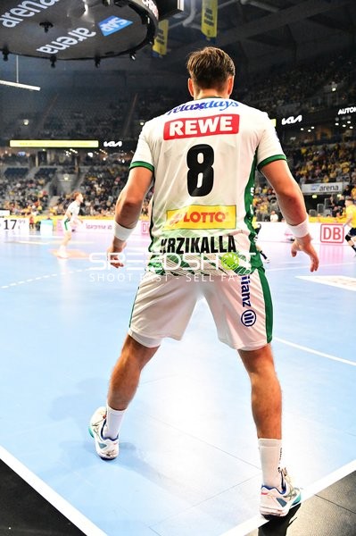 Lucas Krzikalla von Rhein-Neckar Löwen bereitet sich vor