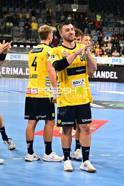 Rhein-Neckar Löwen Spieler in Spielunterbrechung