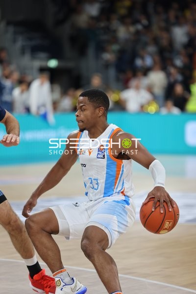 easyCredit BBL: Eric Washington (33; Science City Jena) in Aktion