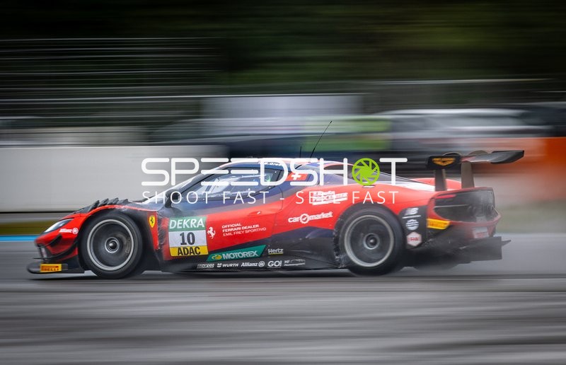 Rennfahrzeug auf dem Hockenheimring