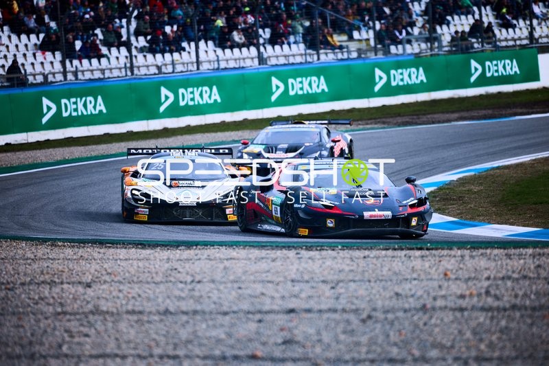 Spannender Kampf auf der Rennstrecke