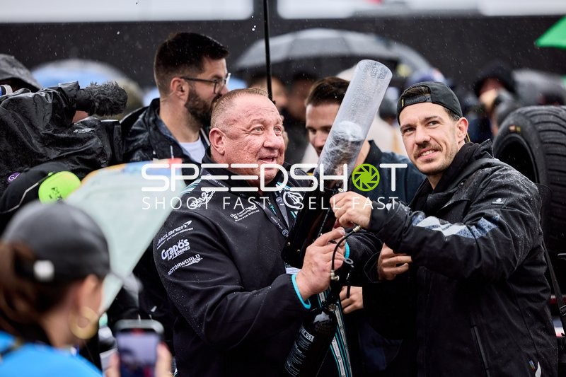 Feier im Fahrerlager beim DTM Finale