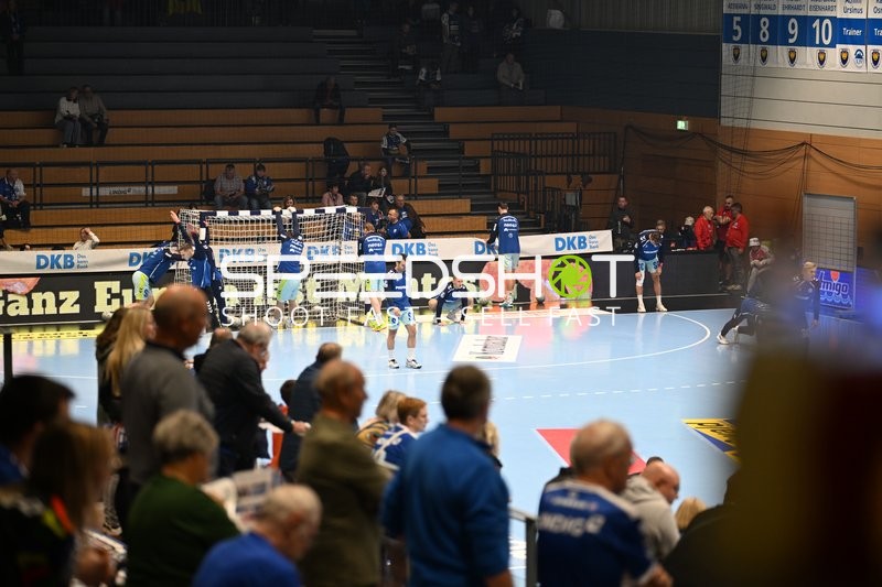 Spieler von VfL Gummersbach beim Aufwärmen