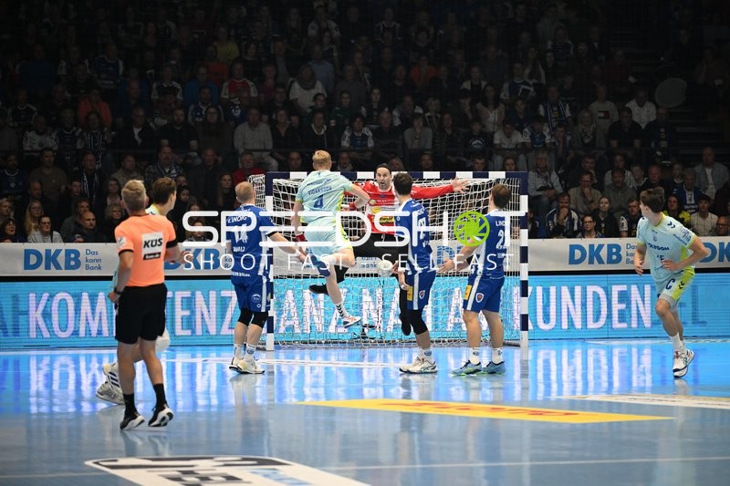 Silvio Heinevetter (12; ThSV Eisenach) pariert Wurf