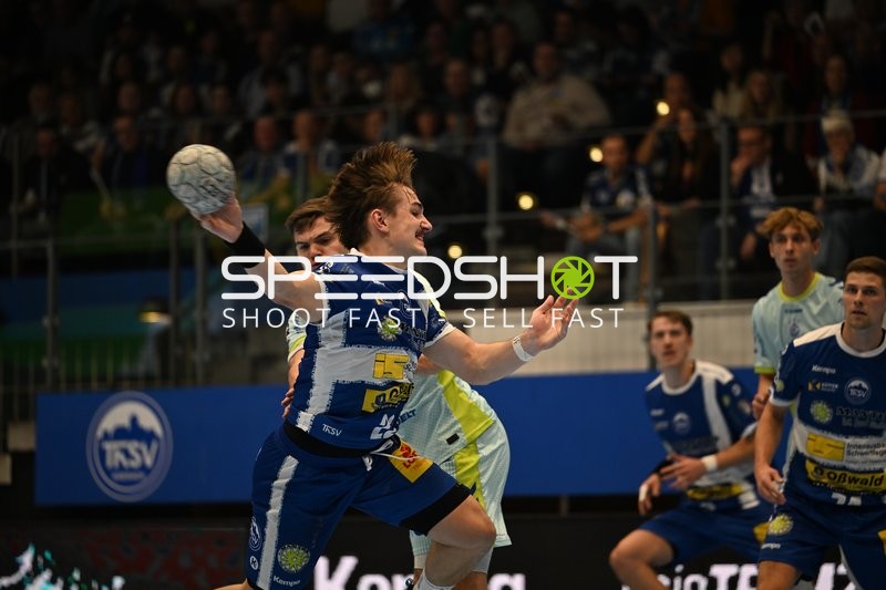 Vincent Buchner (74; ThSV Eisenach) bereitet sich vor