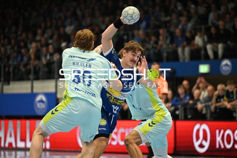 Felix Aellen (22; ThSV Eisenach) im Zweikampf mit Tom Kiesler (30; VfL Gummersbach)