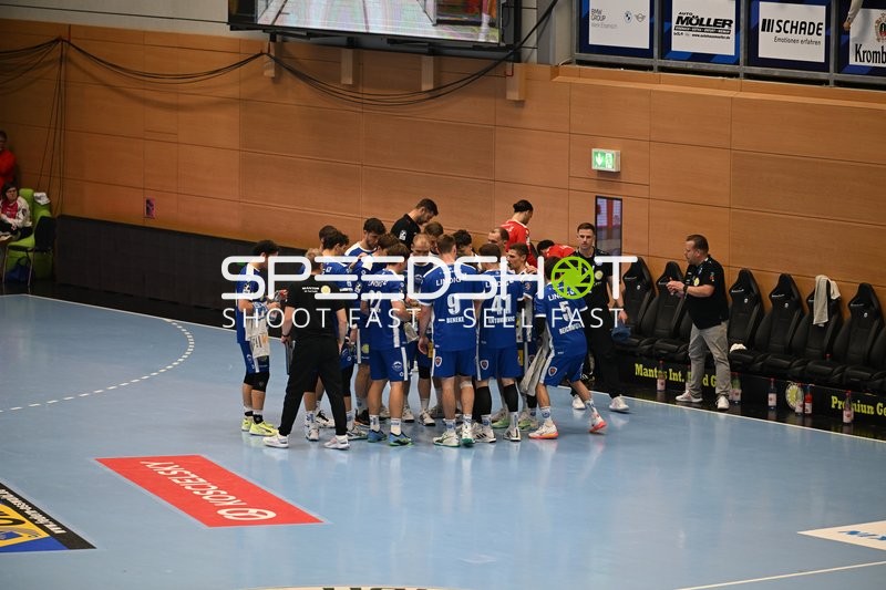 Timeout bei Max Beneke (9; ThSV Eisenach), Vukasin Antonijevic (41; ThSV Eisenach) und Timothy Reichmuth (5; ThSV Eisenach)