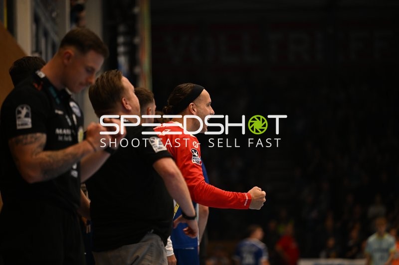 Jubel von Sebastian Hinze (999; ThSV Eisenach) am Rand