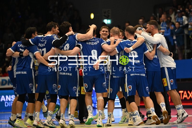 Spieler von ThSV Eisenach feiern