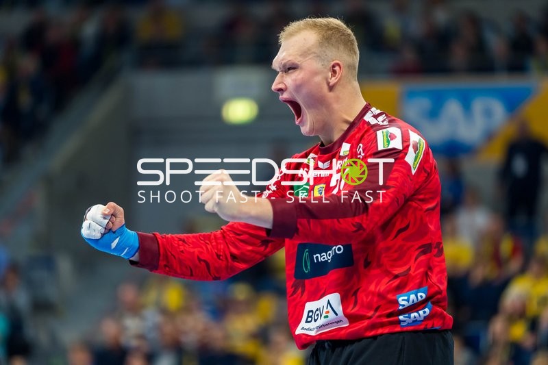 David Späth (29; Rhein Neckar Löwen) jubelt nach Parade