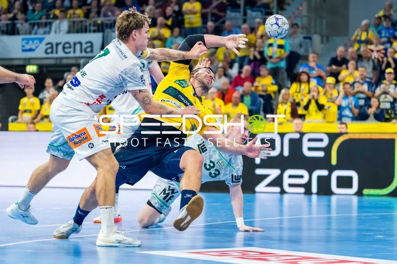 Zweikampf um den Ball