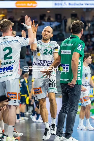 Marcel Schiller (24; FAG) und Oskar Neudeck (2; FAG) im Gespräch