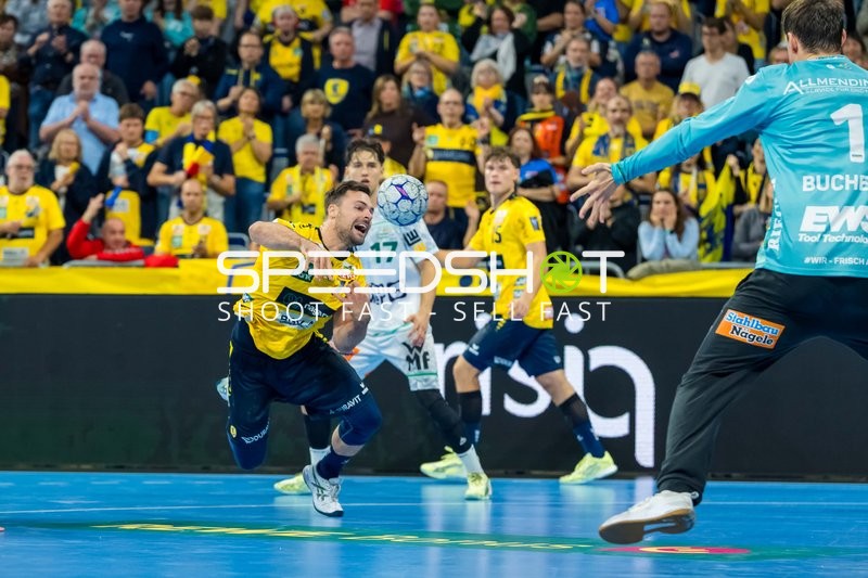 Steven Plucnar Jacobsen (9; Rhein Neckar Löwen) wirft aufs Tor