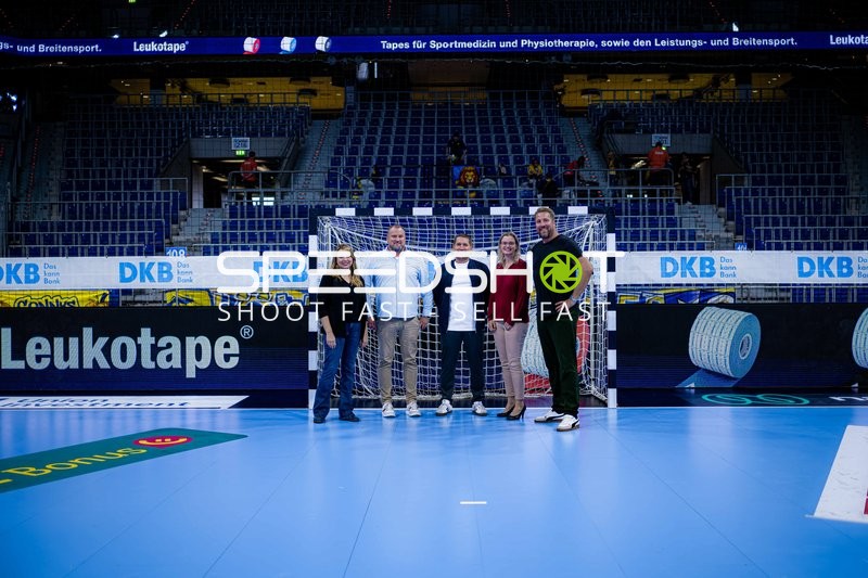 Vorstand und Geschäftsführer von {45}