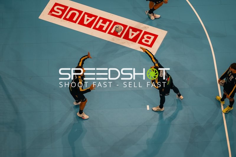 Robert Timmermeister (7; Rhein Neckar Löwen) und Lukas Sandell (11; Rhein Neckar Löwen) spielen Doppelpass