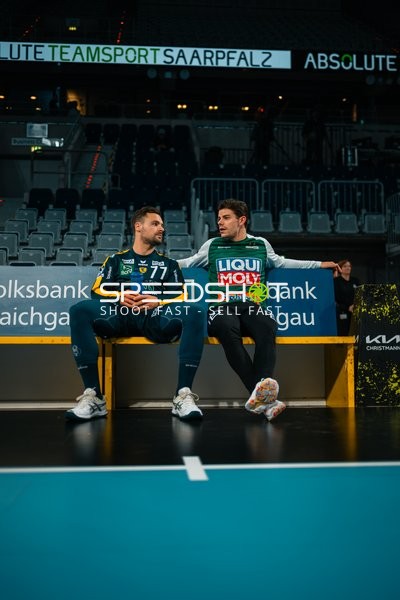 Dani Baijens (77; Rhein Neckar Löwen) und Velde Rutger Ten (5; FAG) im Gespräch