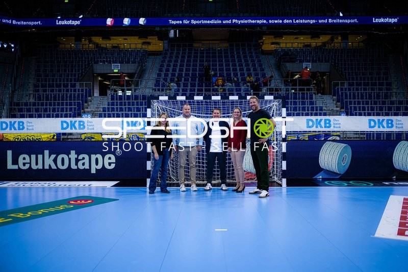 Holger Bachert und Oliver Roggisch vor dem Tor