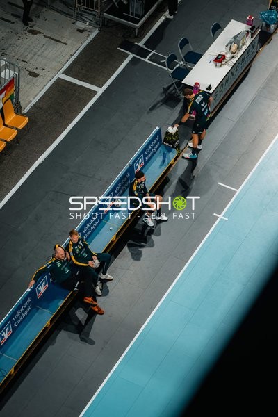 Spieler von {45} an der Seitenlinie