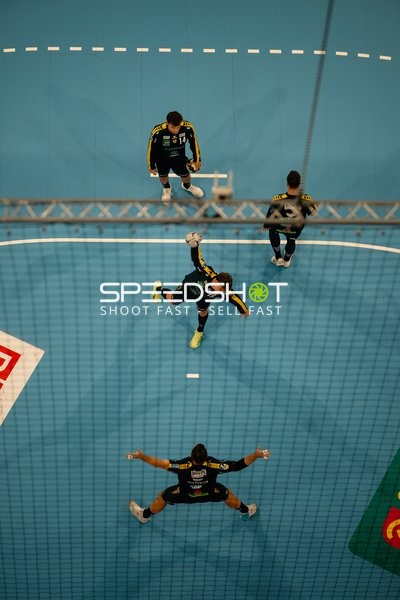 David More (15; Rhein Neckar Löwen) wirft aufs Tor