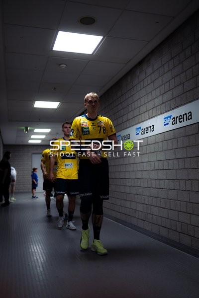 Edwin Aspenbäck (78; Rhein Neckar Löwen) und Mathias Larson (4; Rhein Neckar Löwen) laufen ein