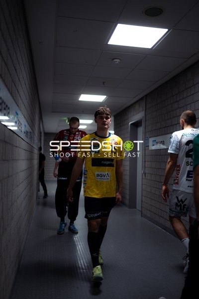 David More (15; Rhein Neckar Löwen) und David Späth (29; Rhein Neckar Löwen) auf dem Weg