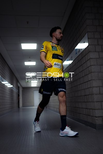 Patrick Groetzki (24; Rhein Neckar Löwen) läuft im Gang