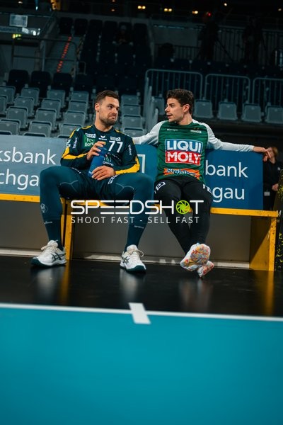 Dani Baijens (77; Rhein Neckar Löwen) und Velde Rutger Ten (5; FAG) im Gespräch