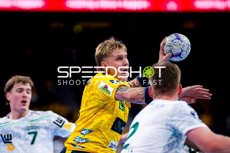 Edwin Aspenbäck (78; Rhein Neckar Löwen) wirft aufs Tor