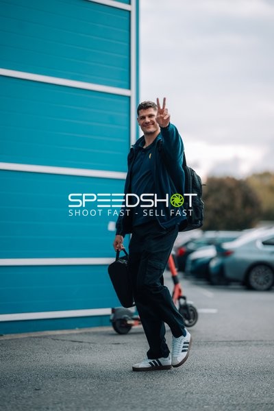 Sebastian Heymann (13; Rhein Neckar Löwen) zeigt Victory-Zeichen