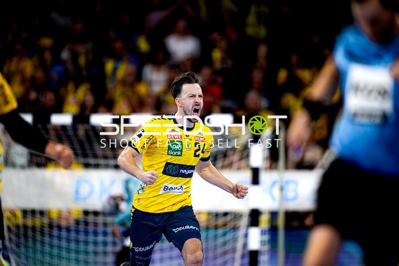 Patrick Groetzki (24; Rhein Neckar Löwen) jubelt