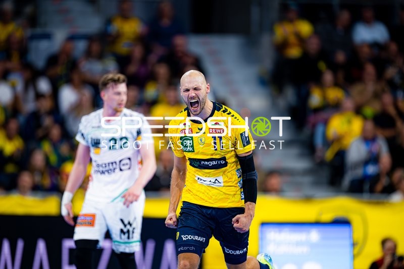 Lukas Sandell (11; Rhein Neckar Löwen) jubelt