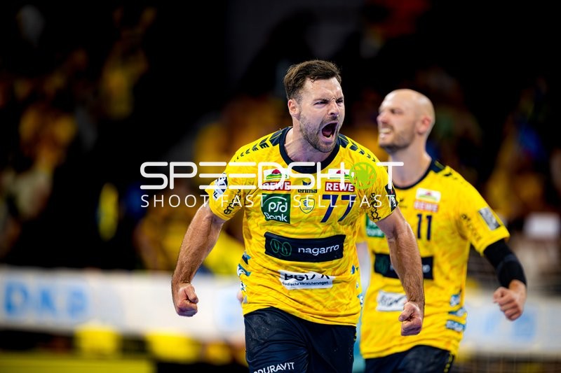 Dani Baijens (77; Rhein Neckar Löwen) und Lukas Sandell (11; Rhein Neckar Löwen) jubeln