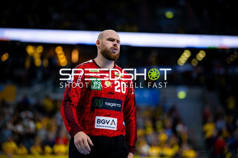 Mike Jensen (20; Rhein Neckar Löwen) fokussiert im Tor