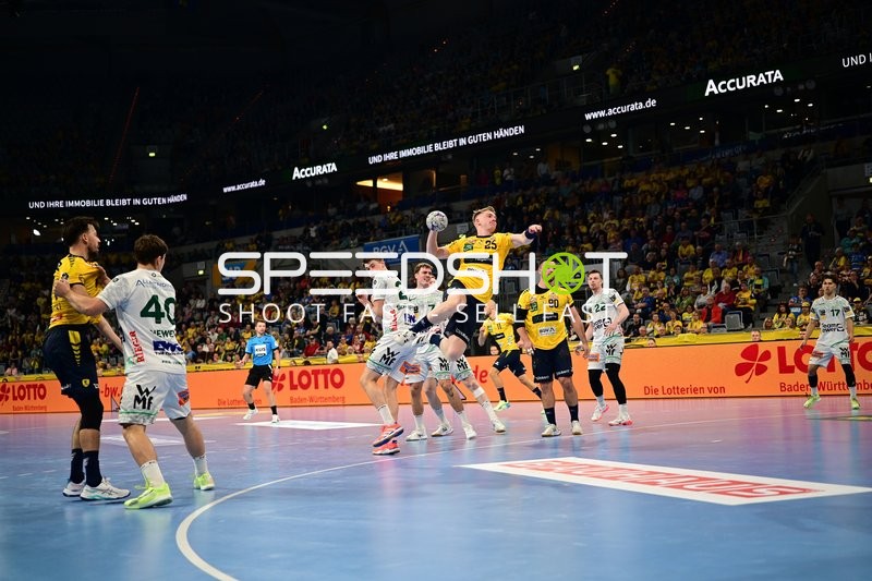 Haukur Thrastarson (25; Rhein Neckar Löwen) wirft aufs Tor