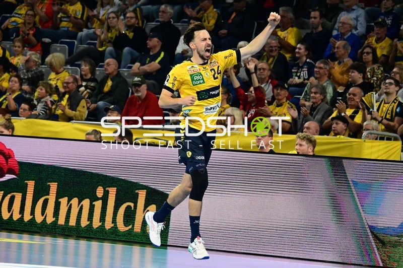 Patrick Groetzki (24; Rhein Neckar Löwen) jubelt