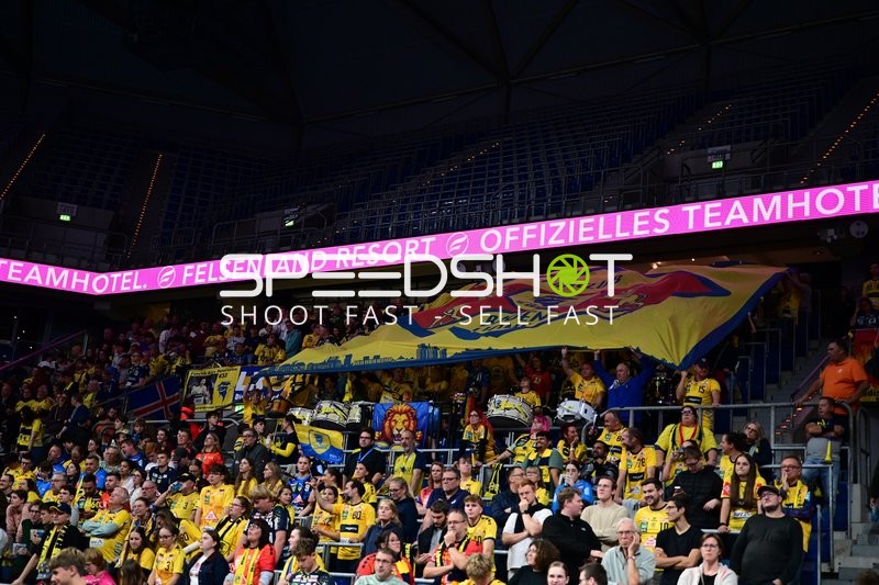 Fans von {45} in der SAP Arena