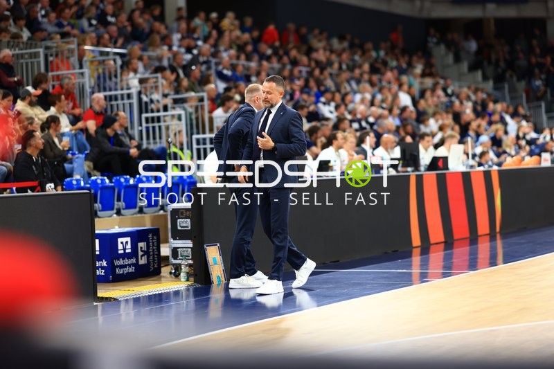 Trainer an der Seitenlinie