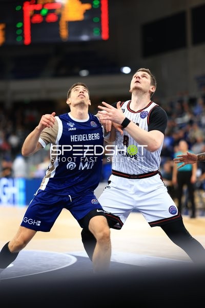 Dusan Neskovic (7; MLP Academics Heidelberg) gegen Arturas Gudaitis (8; Rytas Vilnius)