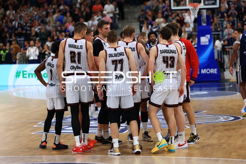 Spieler von Rytas Vilnius versammeln sich