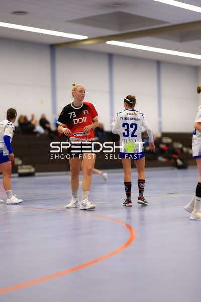 Sarah Offenhäuser (32; TV Edingen Damen 1) und Spieler des Gegners