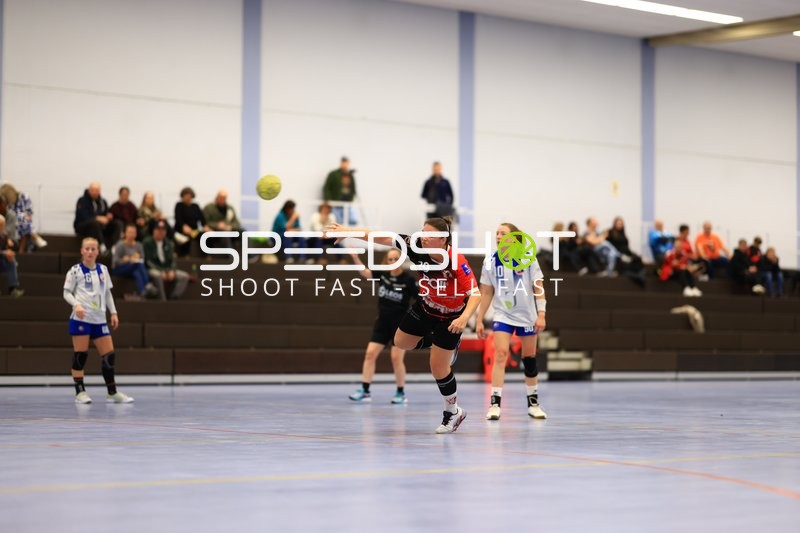 Wurf von Louisa Haberlach (66; TV Edingen Damen 1)