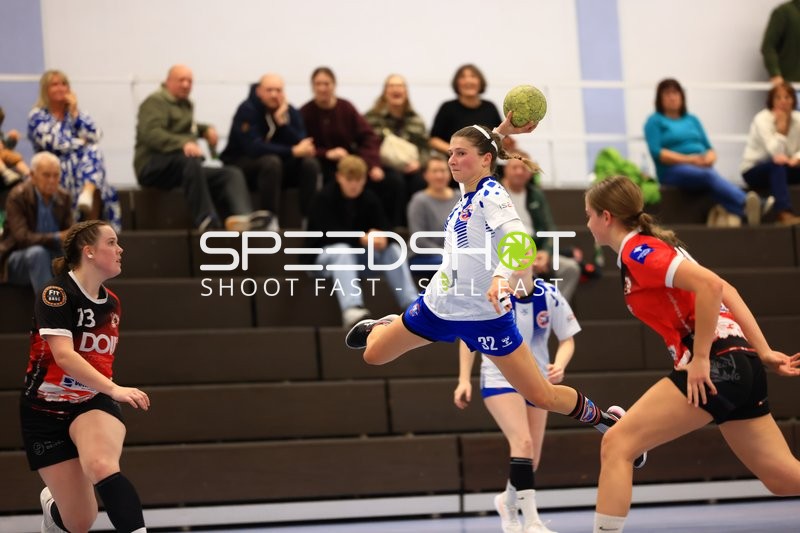 Sprungwurf von Sarah Offenhäuser (32; TV Edingen Damen 1)