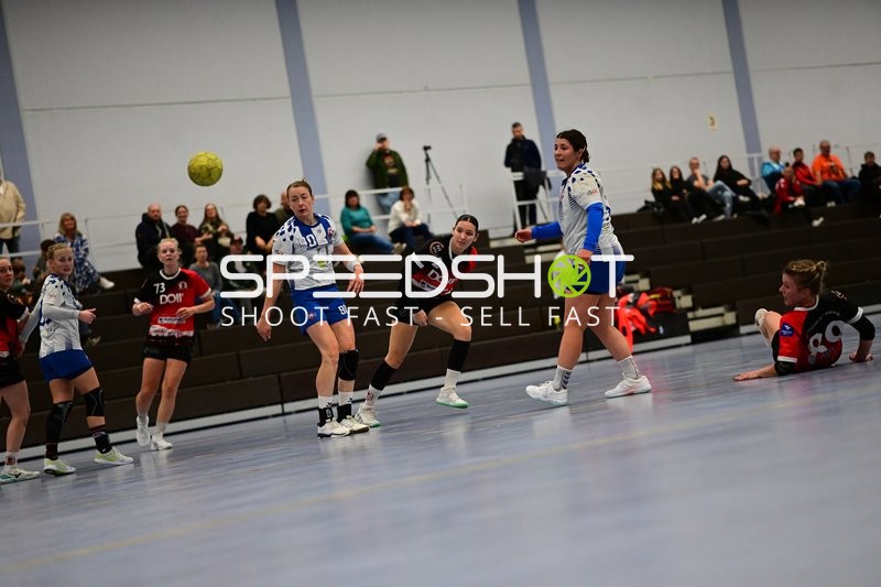 Unbekannter Spieler 1728987990 5665 (0; TVE - Edinger Haie) in Aktion