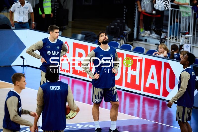 Spielszene mit Marcel Keßen (15; MLP Academics Heidelberg) und Teamkollegen