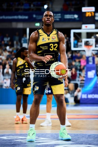 Keeshawn Kellman (32; MHP Riesen Ludwigsburg) am Freiwurf