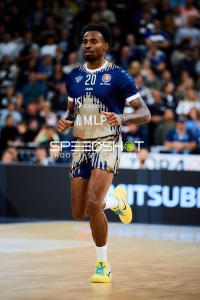 Michael Weathers (20; MLP Academics Heidelberg) in Aktion