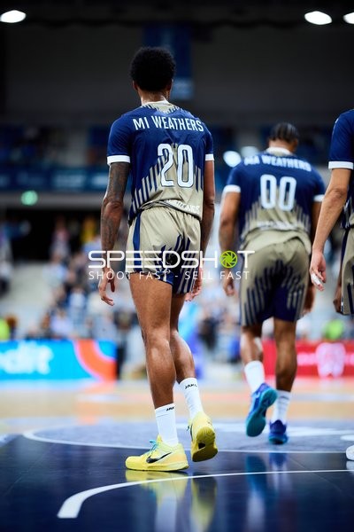 Michael Weathers (20; MLP Academics Heidelberg) und Marcus Weathers (00; MLP Academics Heidelberg) auf dem Court