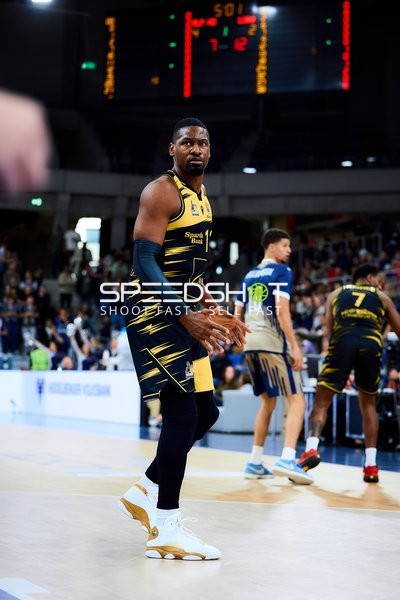 Yorman Polas Bartolo (13; MHP Riesen Ludwigsburg) auf dem Spielfeld